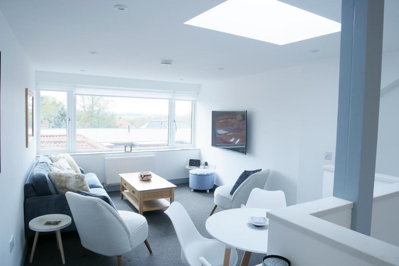 Sunset View, 2 Bedrooms In The Heart Of Holt With Parking Экстерьер фото